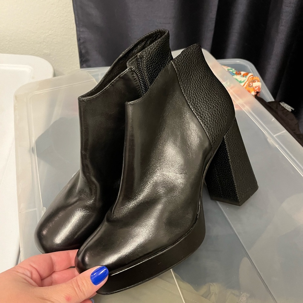 Italian letter slight platform bootie